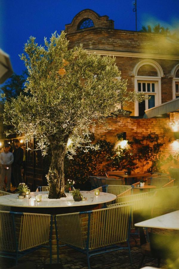 The Blue Fox Hotel Тбилиси Екстериор снимка