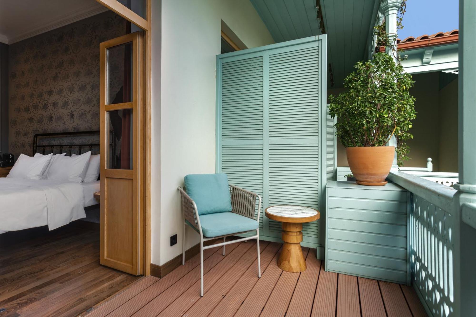 The Blue Fox Hotel Тбилиси Екстериор снимка